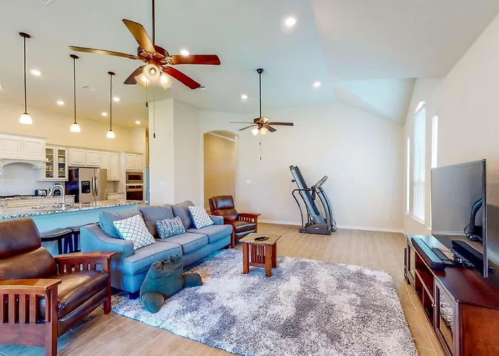College Station Villas with private pool