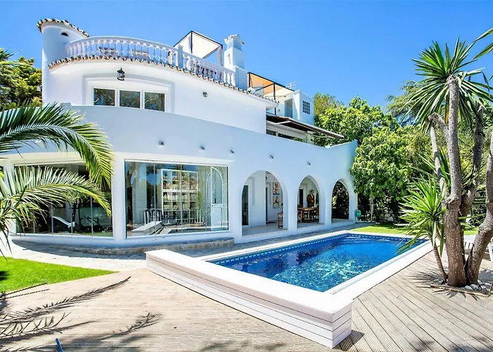 Luxury Villa With Swimming Pool And Jacuzzi Marbella with Pool