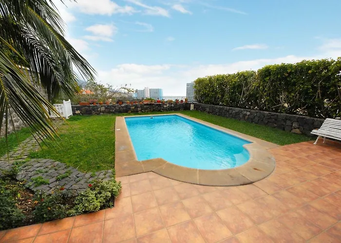 Puerto de la Cruz (Tenerife) Villas with private pool