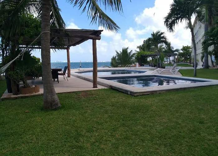 Casa Frente Al Mar Villa Cancun with Pool